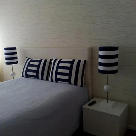 Pensión Quartos Madeira *