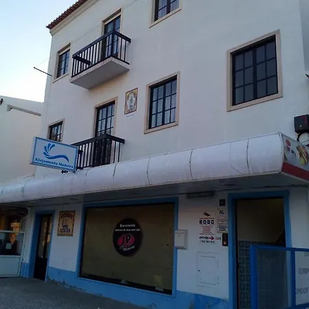 Pensión Quartos Madeira *